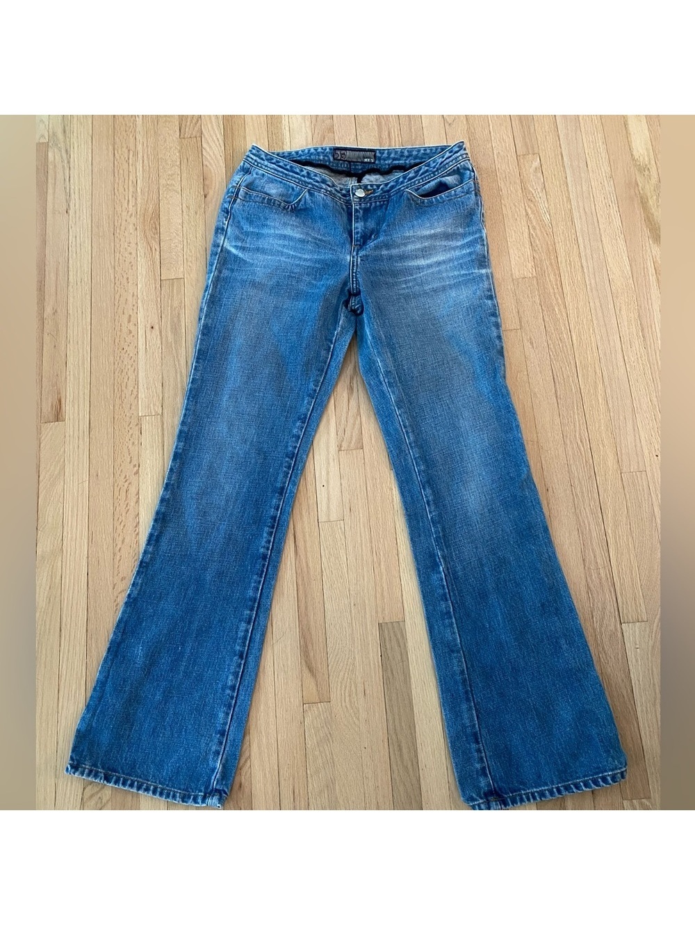 Joes jeans 100% cotton USA made low mid rise slight flare leg premium denim 30